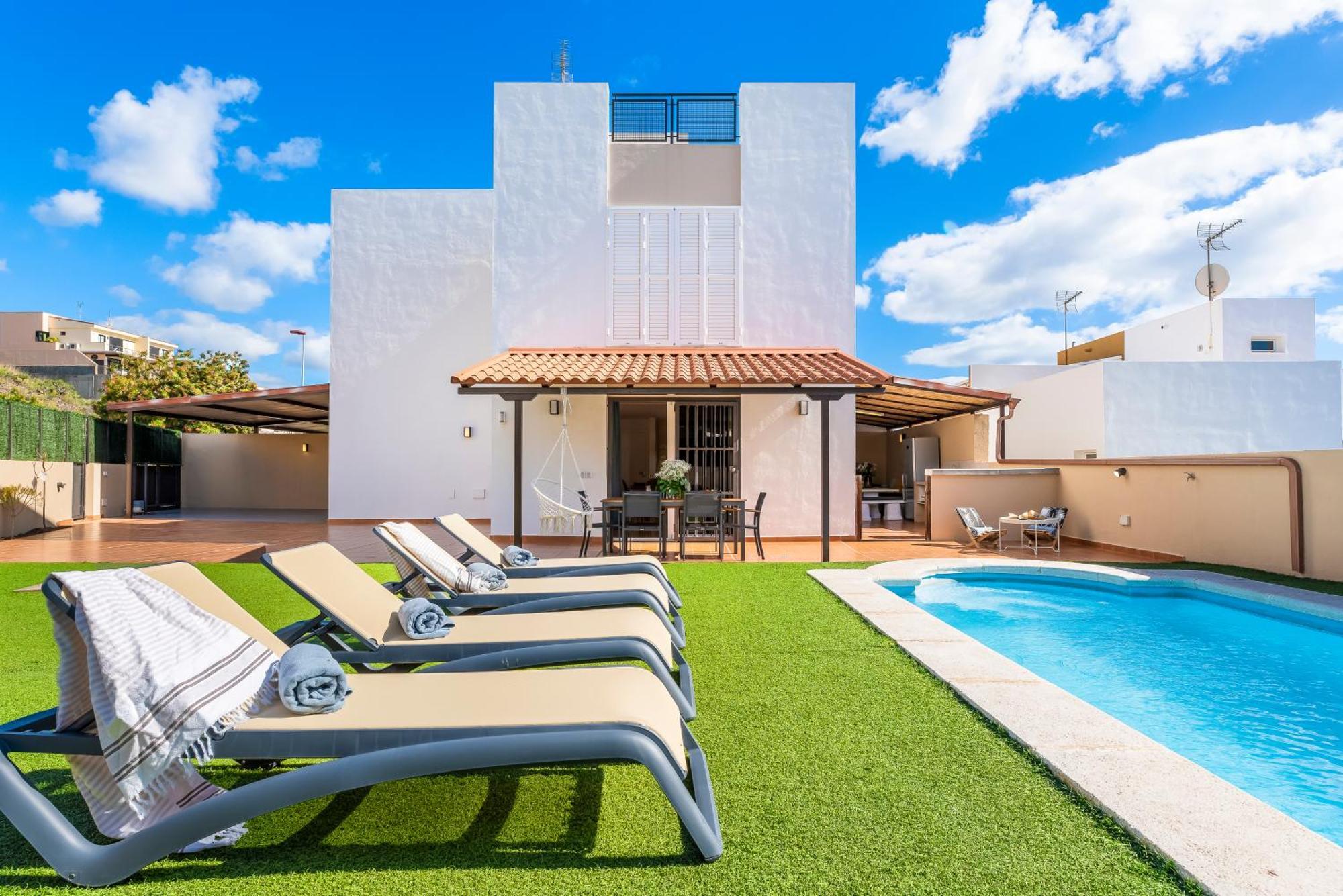 Villa Trueno Refugio De Lujo Con Piscina Climatizada Y Vistas 坎德拉里亚 外观 照片